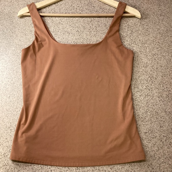 Express Square Neck Body Contour Tank - Picture 6 of 7